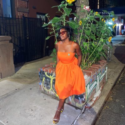 __MadameZeroni's profile picture. I am the One. Everyone else is 2’s and 3’s | Professor of Forensic Drug Chemistry🧪Made by Mo 🪡