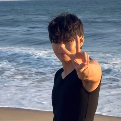 J_75_Hi's profile picture. Hola 🌟
@BTS_twt BTS PAVED THE WAY 
@BNGTANKGS @I95YH | Amistad 🫂💗💜❤️💓
@Snn0m | Bestie 🫶🏻🫂💓💗💘
@dionysusxivy | Chica arte 🎨👩‍🎨