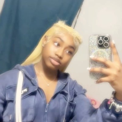 got sus 🙄 forced pillow princess😅 js a horny lil girl IG: ayannapyt send picture of u to get accepted I love grown men🫶🏼
