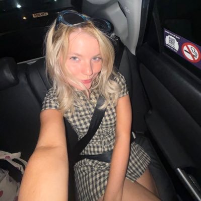 IssySutcliffex's profile picture. Singer. Songwriter. Nutcase …