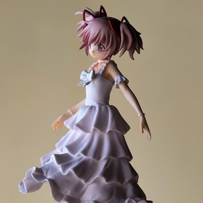 futda93299925's profile picture. 星は旅を続ける者を失望させず、年月も忍耐する者を失望させない。風と月を追いかけることをやめないで。平原の果てには春の山がある。夢を追いかけることをやめないで！