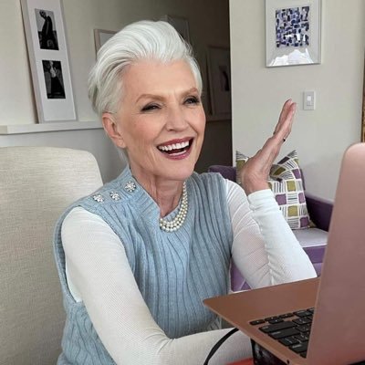 Bestselling International Author of A Woman Makes A Plan! Doctor of Dietetics👩🎓 Supermodel 😉💃