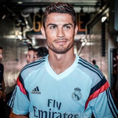 بمفردي بلا كتف ثالث ، أنا ضعفي وقوتي أنا ثباتي و أنهياري ، لا أحد هنا غيري