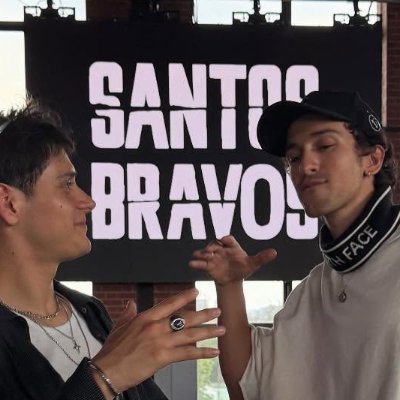 No seas otra persona, no es tan especial
Existo para bancar a Fran Colapinto, BTS, Iannis y alguna que otra bizarreada