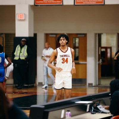 ML King HighSchool ‘26 ML King Lions BasketBall Center 🧌 6’10” 3.4 GPA