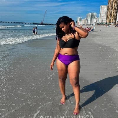 Live life, Laugh Loud, Love forever💜
(Kee Kee)