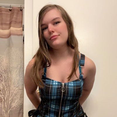 Lost my old account 😭 May I be your good girl or would you like a treat?~ // 💕24💕 // Top 15% ⬆️