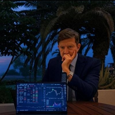 📈 Full-time Trader | Solana Blockchain Enthusiast & Meme Investor | Passionate about market analysis and leveraging trends in the crypto space.