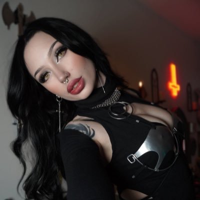 seaking for a sub slave to explore with me 🍆🍑