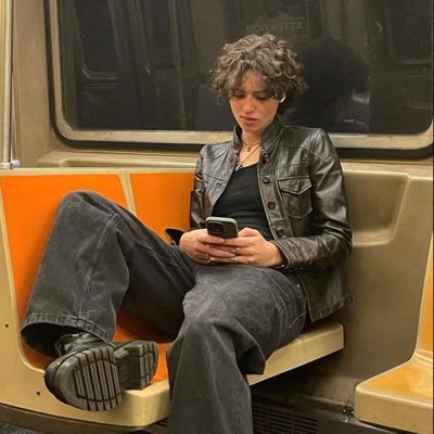 dontbehappierp's profile picture. smart girl bby 🇵🇸 👩‍❤️‍💋‍👩she/her