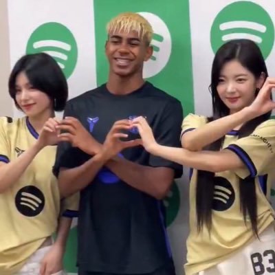D2xree's profile picture. ⭐️