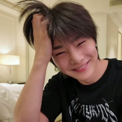 Animes, Dramas, c/j/t/kmusic and Ghibli 🖤.🤍.💜 I collect languages and help subtitle some stuff here and there - This Profile: PT | EN | DE