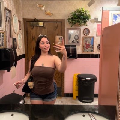 strgrlrubie's profile picture. 