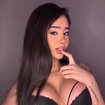 ArryaCay31520's profile picture. 🥰Shy But Naughty trans 🇺🇲🇨🇦🐾👣
👣🐾Once You Look You Are Mine🥰