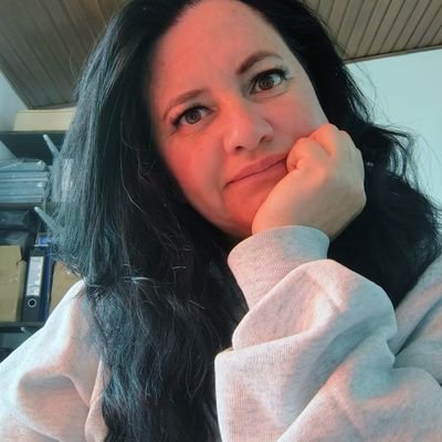 DianaLuciaPe's profile picture. #coffeeholic⛾ & #catlover🐱 Lic. Lengua Inglesa. ❤️América de Cali.