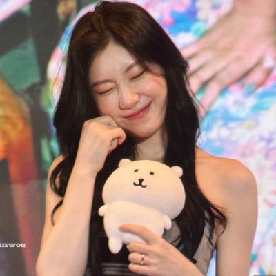 itzryeongsdzy's profile picture. inactive on twitter 
CHAERYEONG’S #1 MIDZY
editor on tiktok