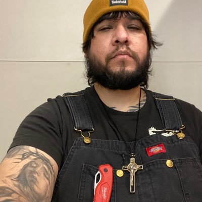 shatteredhoof's profile picture. ✟