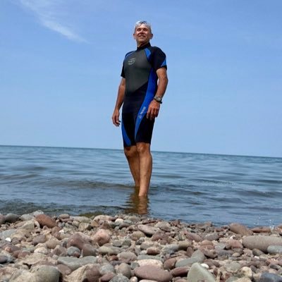 Traveler, explorer, visual content creator & Stone Searcher. All content from personal world experiences.