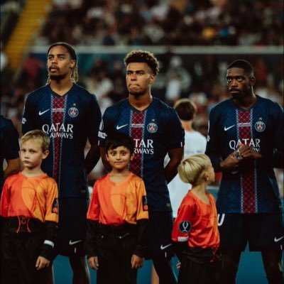 PARIS SAINT GERMAIN POUR TOUJOURS LA CAPITALE DU FOOT UN SEUL CLUB UNE SEULE PASSION SUPPORTER AUJOURD’HUI DEMAIN ET POUR TOUTE LA VIE🔴💙 @PSG_inside @LFC