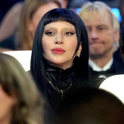 bateram as personalidades da Gaga e da Taylor no liquidificador e o resultado sou eu