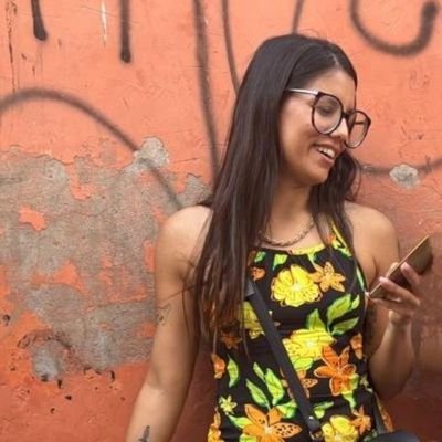 Periodista argentina ensamblada en La Matanza.