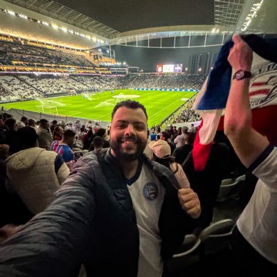 Relações Públicas, Taurino e Baiano. Gosto de falar do Esporte Clube Bahia e viajar por aí. Dizem que sou gente boa.