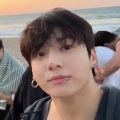 @BTS_twt 🐰🎀