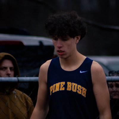 Track PRs: 800m – 2:12 | 1600m – 5:10 (injury comeback) Goals: Sub-2:00 800 | Sub-4:40 1600 | 3.8 GPA |Cell:845-645-7312 Email: Noahedley@icloud.com