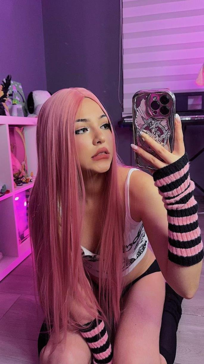 This is not my real account... Please message me on my main @_mia_popz