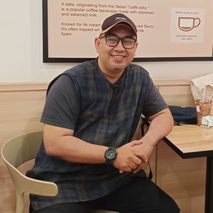 Hamba lemah yang mengharap ampunan~Nya | Lelaki dengan 6 amanah | Penikmat sujud