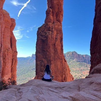 HeyGlowBug's profile picture. 