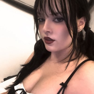 mrgnhll69's profile picture. shiiiit ion know