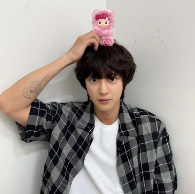 strawbaekloey's profile picture. mostly inactive