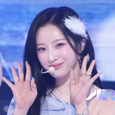 for my ults LOONA and T-ara (and girl groups!!) 𓆩♡𓆪 stream viola if you need space ε(´。•᎑•`)っ 💕