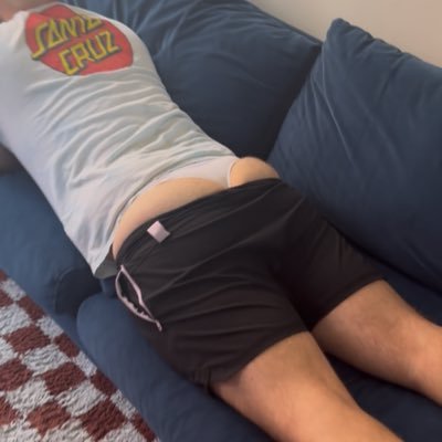 6’5 in Chicago. Seemingly caught with my pants down