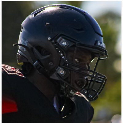 Class of 2027 student-athlete at Miami Beach Senior High, Florida. I play Defensive End and Offensive Tackle, standing 6’4” and 235 lbs with a 3.0 GPA