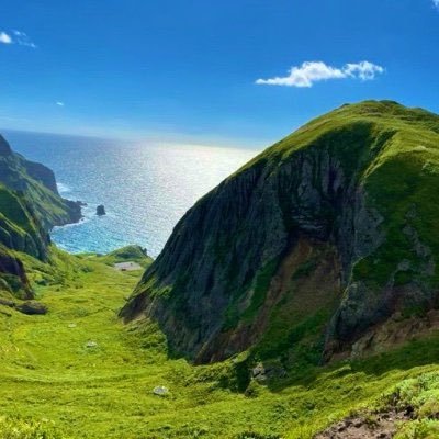 🐱🍧🏝️ 旅人です。世界一面白い都市は東京都。礼文島・小笠原諸島南島が好き。専門は化学の小学校教員。7年ほど大学院でサイエンスを教えてました。図書館司書資格・アマチュア無線技師。雑食モデラ。DQウォーカ。ブラスバンド部ではパーカス。ピアノ・ギター練習中。『愛とロマンの8時間コース』毎年踏破。