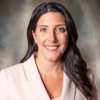 Principal District U46, LEOM, electrician & baseball mom⚾️, Stroke ❤️CHD Survivor, Ed.D Candidate, Motto: Be Bold. Be Brave. Be You. Children’s Book Author 👇🏻