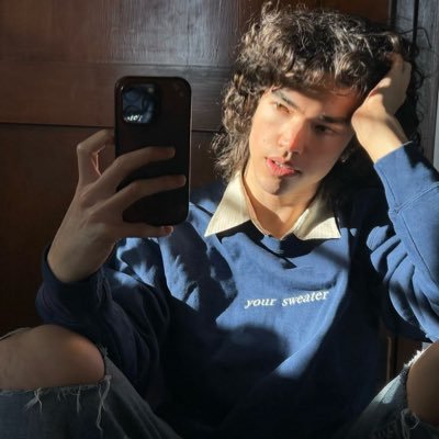 azzystarr's profile picture. . he / him .ᐟ 21 ☕️. ⭒*｡˚ ⭑꩜