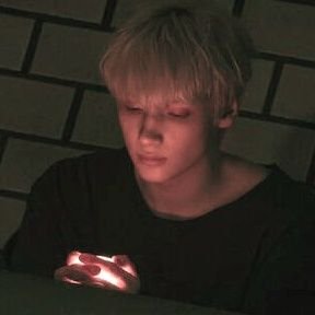 byhuetaku's profile picture.