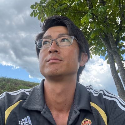 プロ英語学習者|フォローすると英語力が上がります|30代半ばから学び直して英検準1級、TOEIC580→825点| 小学校現役英語講師|毎朝3:30起床|英語学習4000時間以上積み上げ|三児の父
