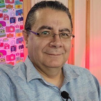Productor y conductor. ¡25 años haciendo lo que más me gusta!
Mi camino: Televisa / Radio Fórmula / C7 / Jalisco TV / CEO y cofundador Garage de Medios