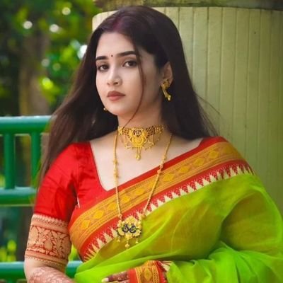 deeptii_98's profile picture. 