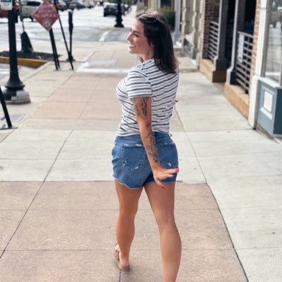 🩷☀️🪩🪴✨🍑🏈💃🏽 | #GoPack 🐺 | #KeepPounding | #RaiseUp | #BravesCountry | IG: laneymhoustonn