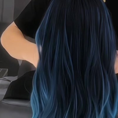 OnTheTableOr's profile picture. more girl & more meow