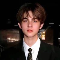 年年 (@8eetg73i7o76216) 's Twitter Profile