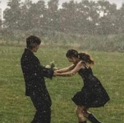 DipankraB's profile picture. a