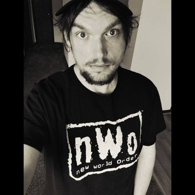 dus10chapman's profile picture. ✝️ 𝕬𝖛𝖊 𝕮𝖍𝖗𝖎𝖘𝖙𝖚𝖘 𝕽𝖊𝖝 ✝️
Just a Dad and his Bug 🐞