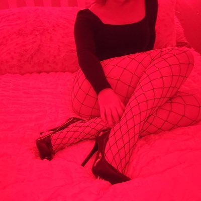 18+ only 🌶️ join me on OF (links below) 😈 Not a bot!!!