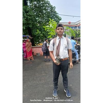 ShamaFarooquii's profile picture. 26/9/1981